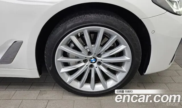 BMW 5 серии 2023 thumb 6