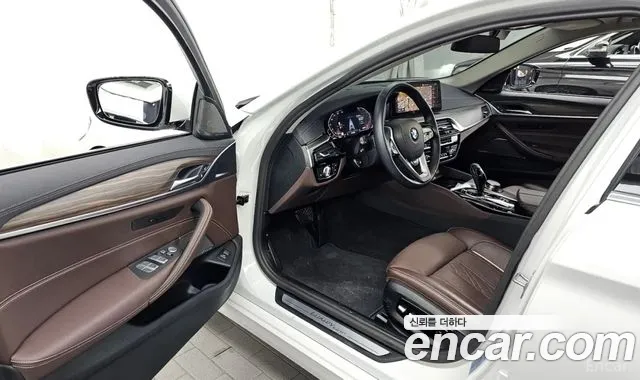 BMW 5 серии 2023 thumb 7