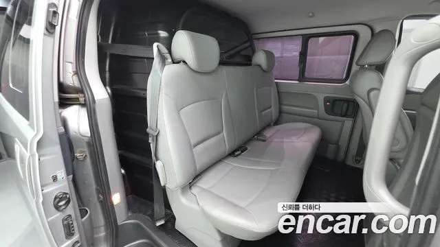Hyundai Staria 2015 thumb 4