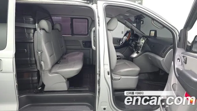Hyundai Staria 2015 thumb 11