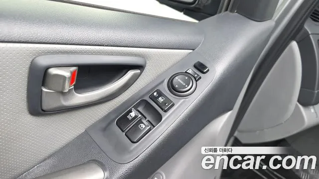 Hyundai Staria 2015 thumb 3
