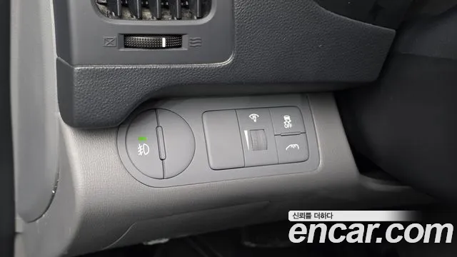 Hyundai Staria 2015 thumb 5