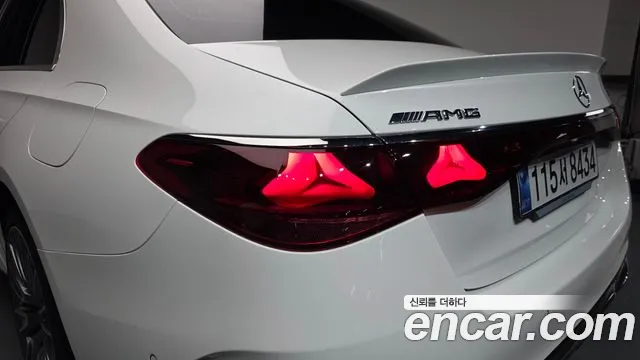 Mercedes-Benz E-Class 2025 thumb 7