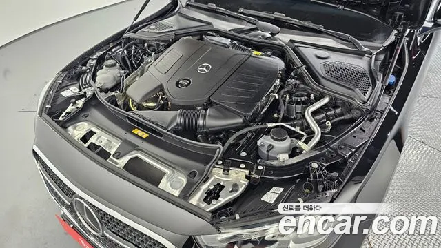 Mercedes-Benz E-Class 2024 thumb 12