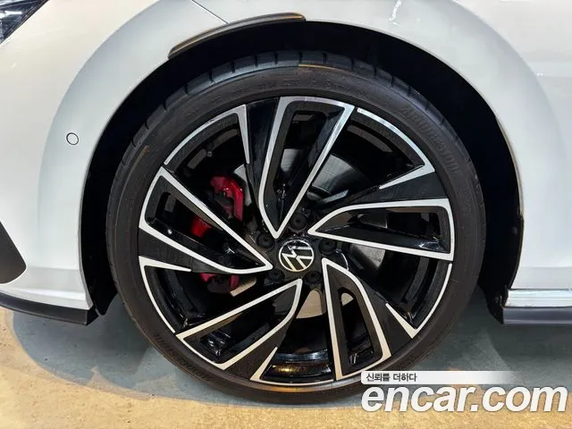 Volkswagen Golf 2024 thumb 6