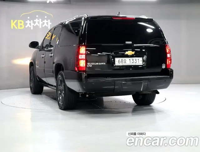Chevrolet Suburban 2013 thumb 12