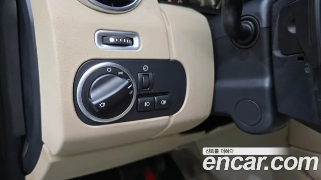 Land Rover Discovery 2015 thumb 9