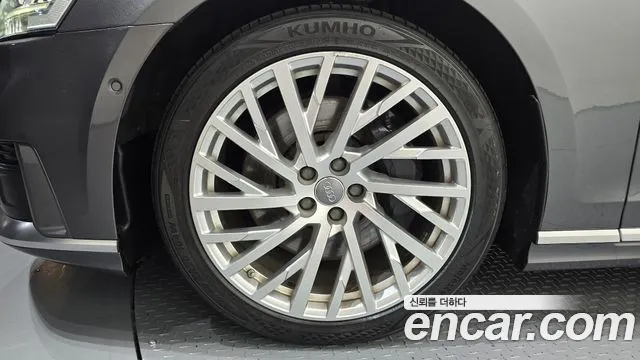 Audi A8 2020 thumb 6