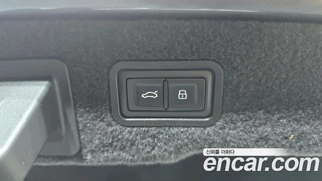 Audi A8 2020 thumb 10