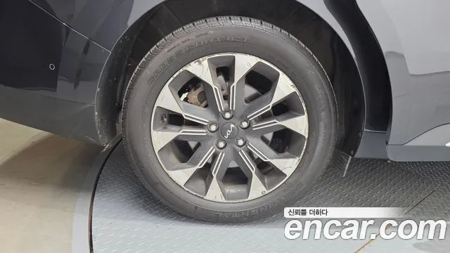 Kia Carnival 2023 thumb 7