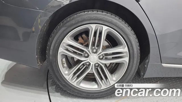Hyundai Grandeur 2017 thumb 9