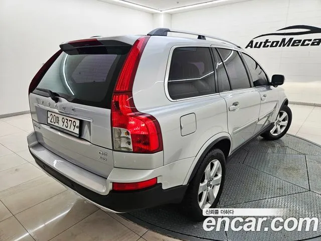 Volvo XC90 2010 thumb 9