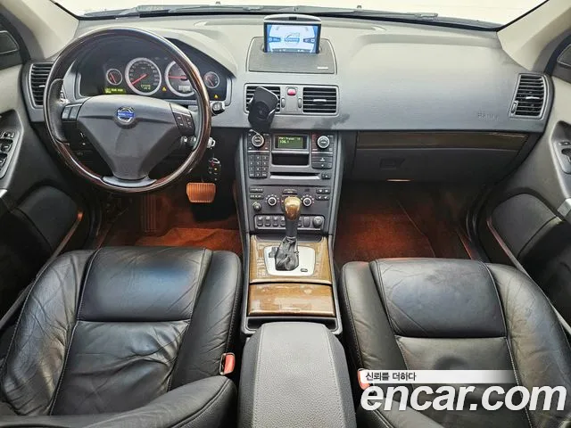 Volvo XC90 2010 thumb 4