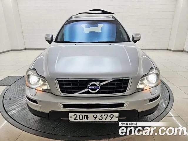 Volvo XC90 2010 thumb 11