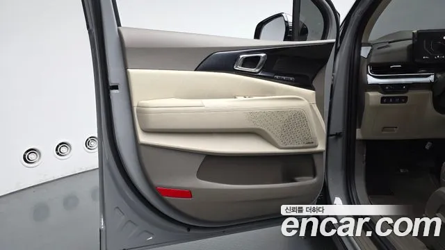 Kia Carnival 2024 thumb 4