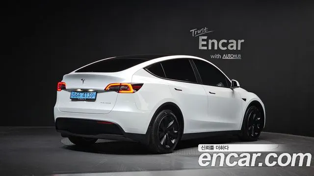 Tesla Model Y 2021 thumb 11