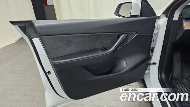 Tesla Model Y 2021 thumb 5