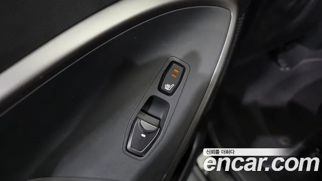 Hyundai Santafe 2016 thumb 5