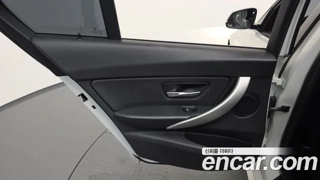 BMW 3 серии 2015 thumb 2