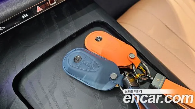 Mercedes-Benz E-Class 2025 thumb 9