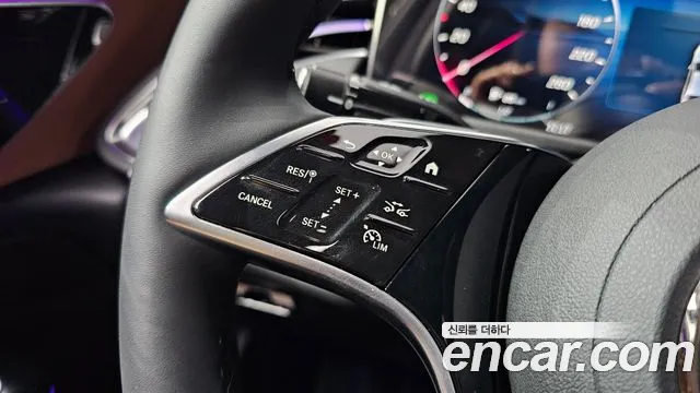 Mercedes-Benz E-Class 2025 thumb 10