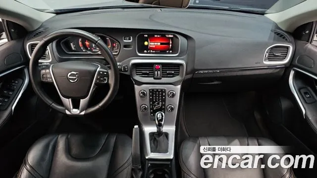 Volvo V40 Cross Country 2019 thumb 2