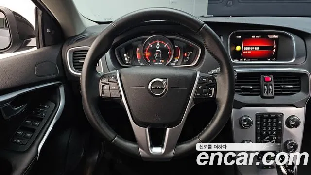 Volvo V40 Cross Country 2019 thumb 5