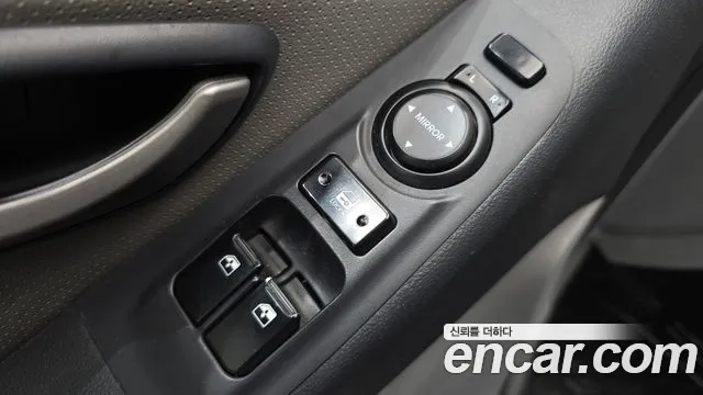 Hyundai Staria 2012 thumb 6