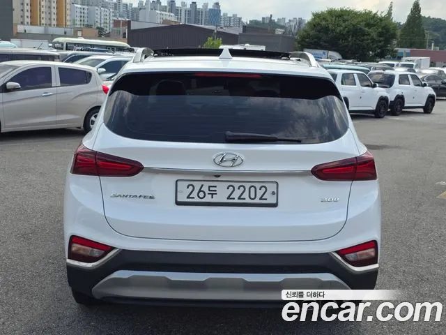 Hyundai Santa Fe 2018 thumb 2
