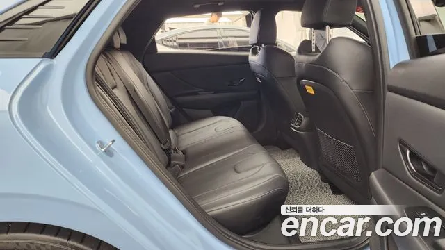 Hyundai Elantra 2023 thumb 9