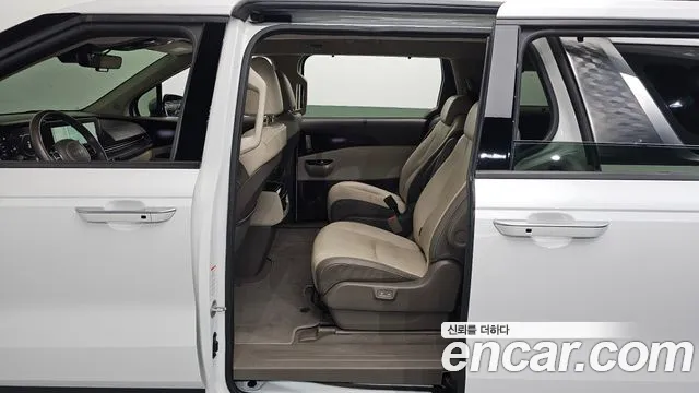 Kia Carnival 2022 thumb 4