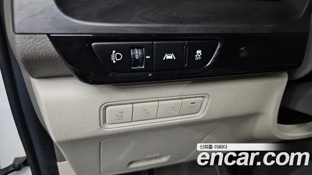 Kia Carnival 2022 thumb 2