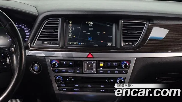 Genesis G80 2018 thumb 12