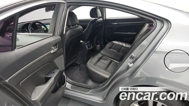 Hyundai Avante 2015 thumb 11