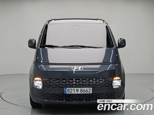 Hyundai Staria 2024 thumb 8