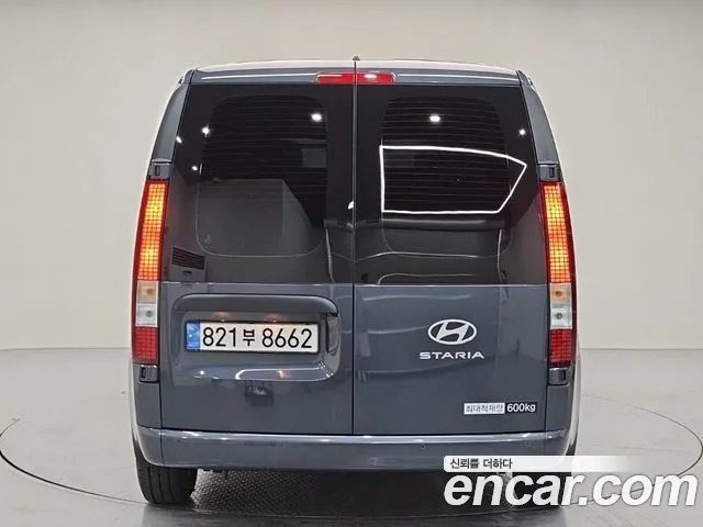 Hyundai Staria 2024 thumb 4