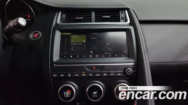 Jaguar E-Pace 2019 thumb 8