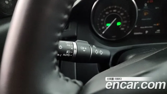Jaguar E-Pace 2019 thumb 2
