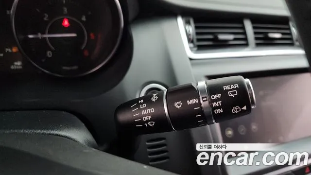Jaguar E-Pace 2019 thumb 7