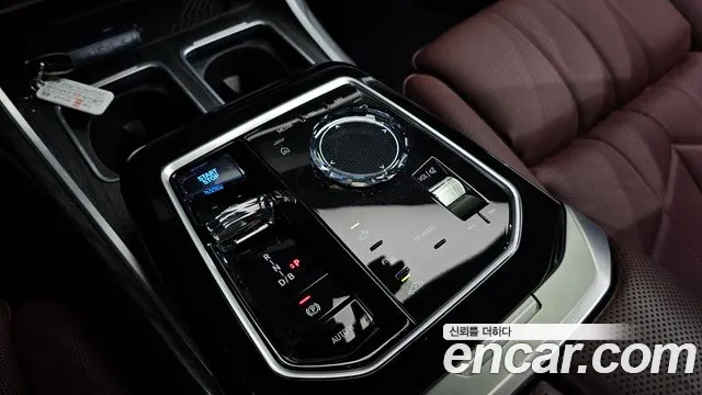 BMW i7 2024 thumb 4
