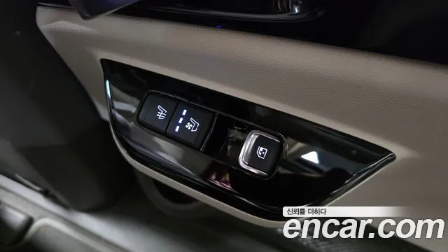 Kia Carnival 2021 thumb 3