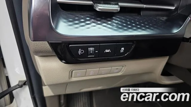 Kia Carnival 2021 thumb 6