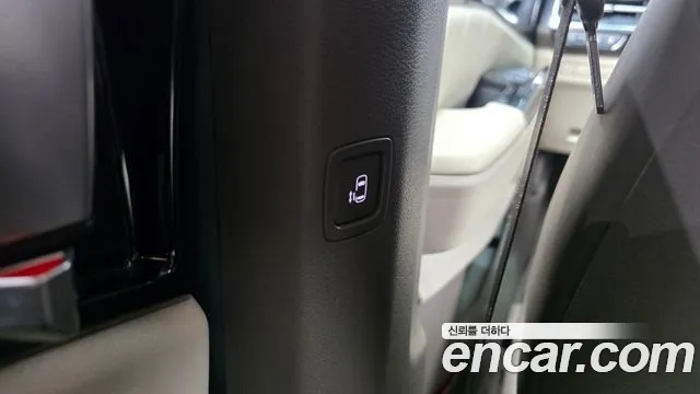 Kia Carnival 2021 thumb 11
