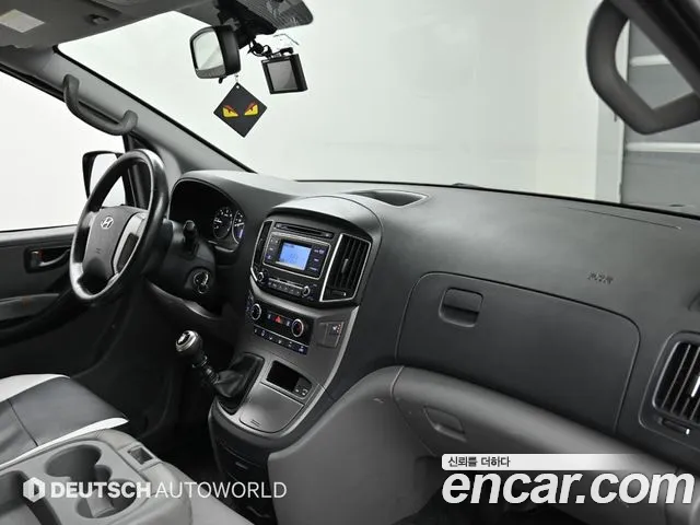 Hyundai Staria 2019 thumb 11
