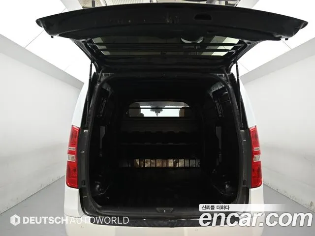 Hyundai Staria 2019 thumb 4
