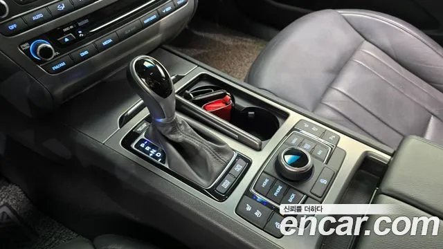 Hyundai Genesis 2016 thumb 3