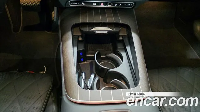 Mercedes-Benz E-Class 2025 thumb 10