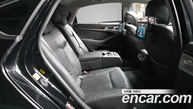 Genesis G80 2016 thumb 4