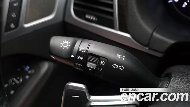 Genesis G80 2016 thumb 10