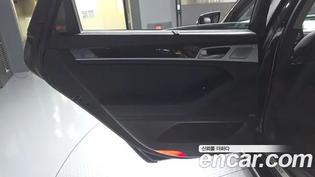 Genesis G80 2016 thumb 6